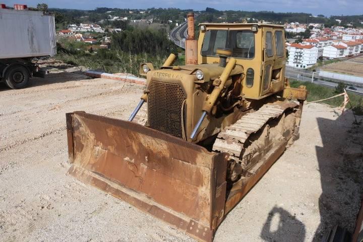 Bulldozer de lagartas Caterpillar D6C Ripper usado