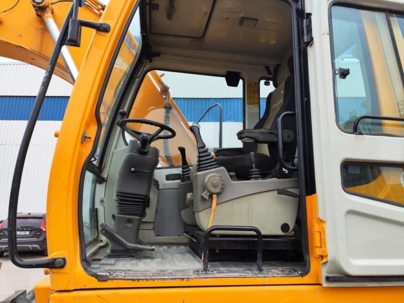 Escavadora de rodas Hyundai R170 W 170W-7 usada