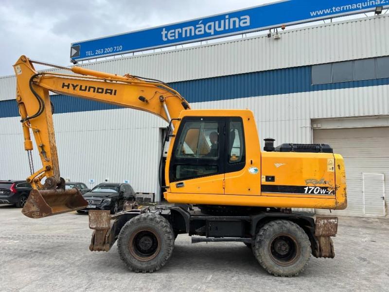 Escavadora de rodas Hyundai R170 W 170W-7 usada