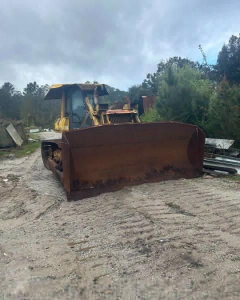 Bulldozer de lagartas Komatsu D65PX-12 usado