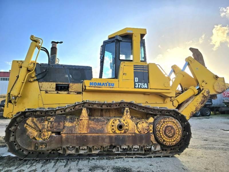 Bulldozer de lagartas Komatsu D375 Gasóleo usado